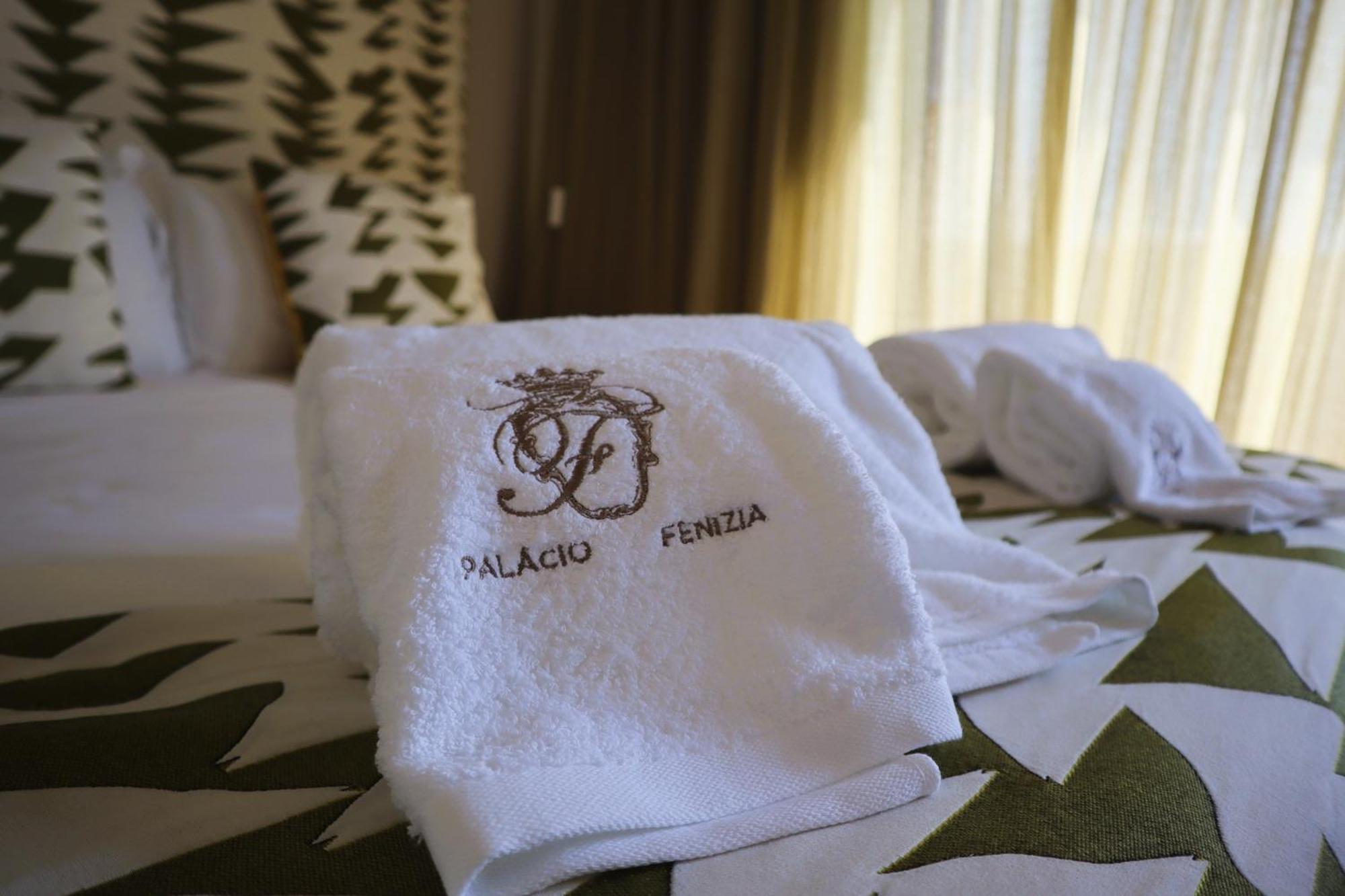 Palacio Fenizia Lux Apartments Porto Bagian luar foto